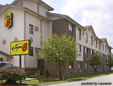 Super 8 By Wyndham Roseville/Detroit Area Екстер'єр фото